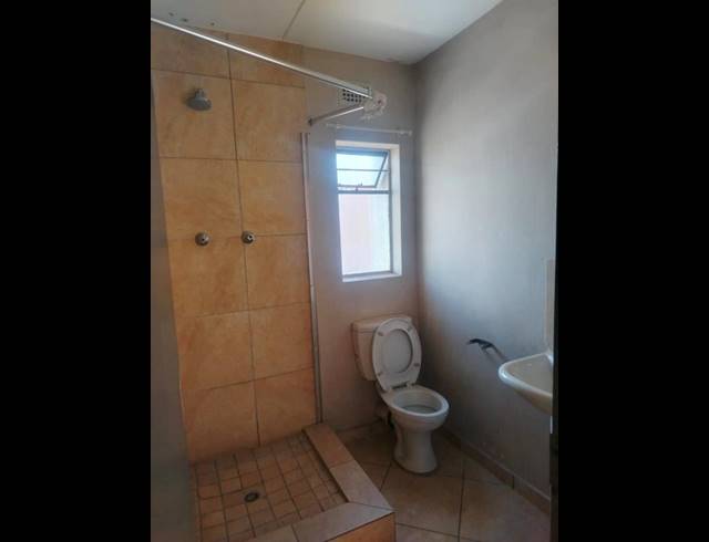 3 BEDROOM APARTMENT FOR SALE IN JABULANI